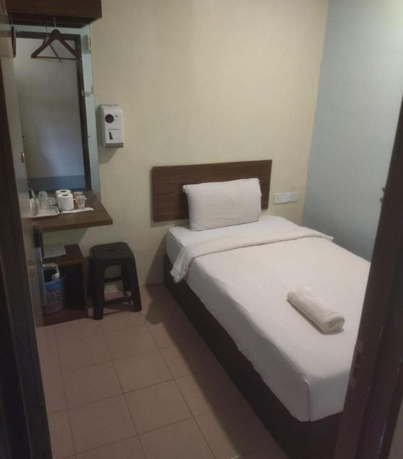 Dream House Hotel Skudai Exterior photo