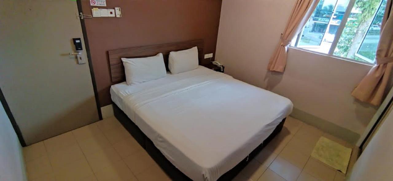 Dream House Hotel Skudai Exterior photo
